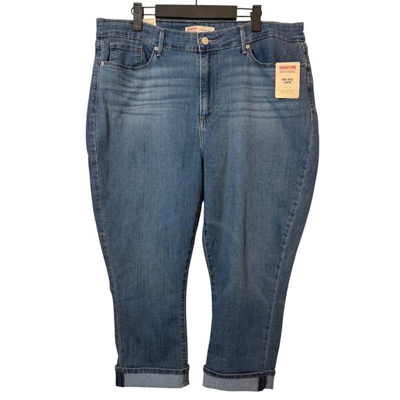 2/$30 NWT Levi Strauss Signature Women's Jeans 18W W34 Denim Capri's - Picture 1 of 14